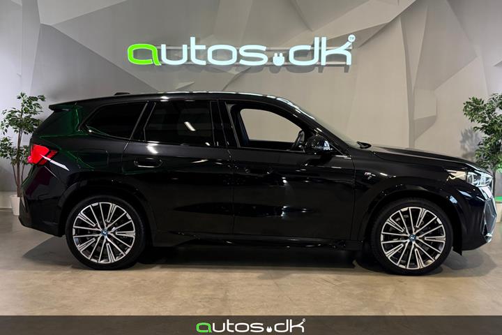 Sort BMW iX1 fra 2023