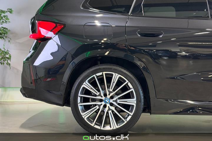 Sort BMW iX1 fra 2023
