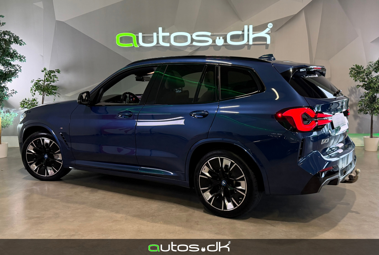 Blå BMW iX3 fra 2022