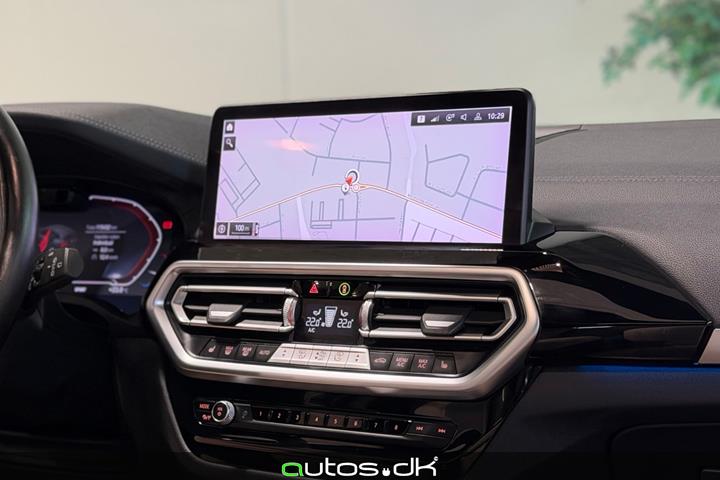 Blå BMW iX3 fra 2022