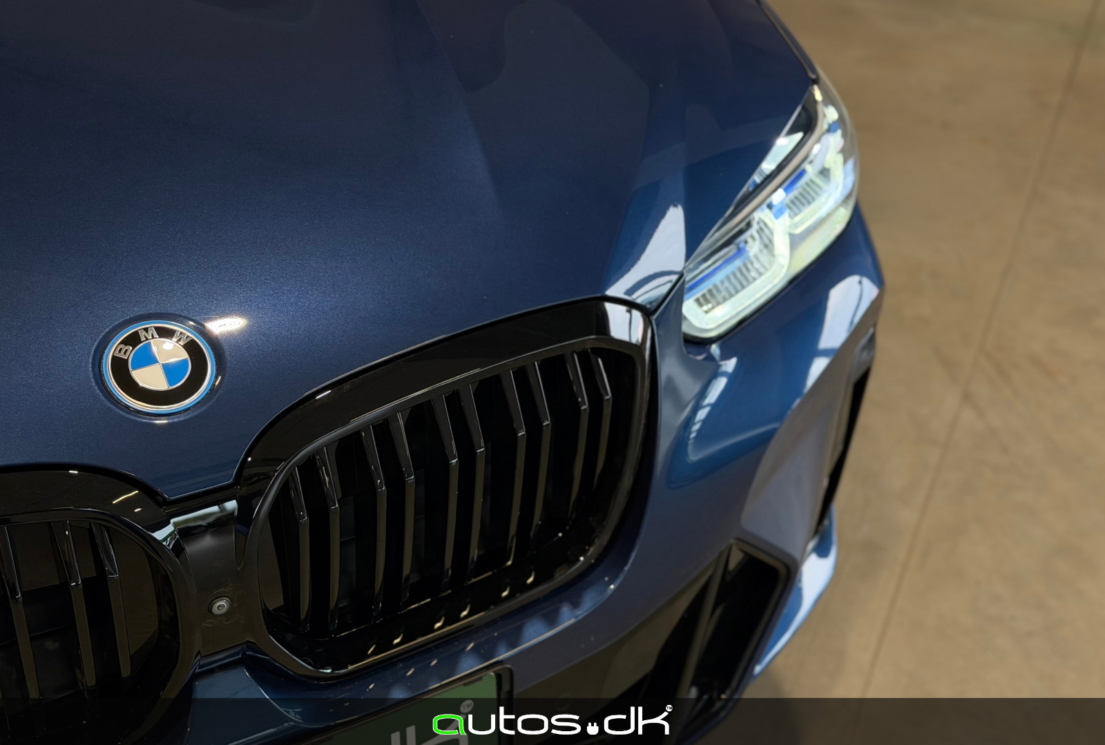Blå BMW iX3 fra 2022
