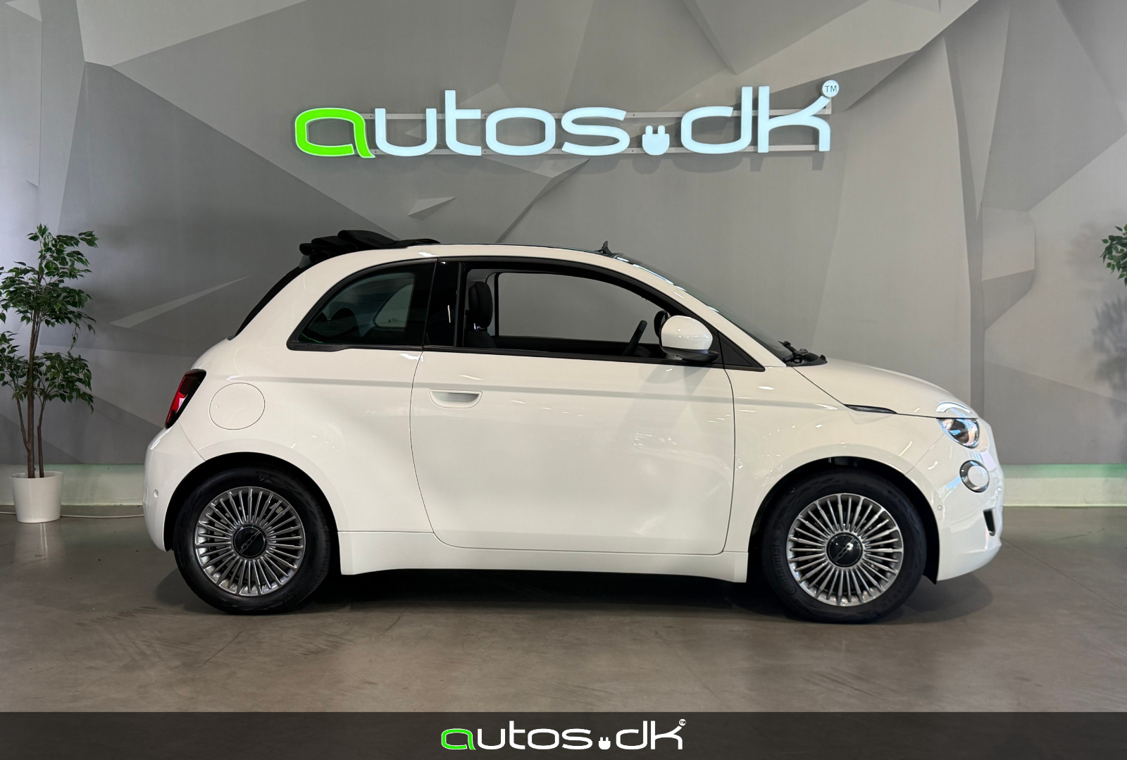 Hvid Fiat 500e fra 2023