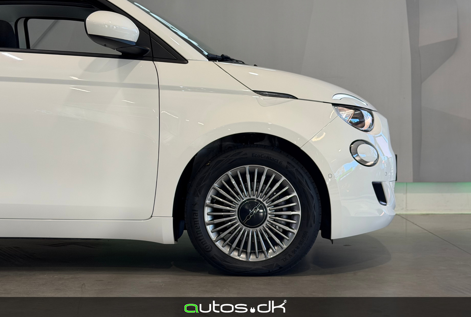 Hvid Fiat 500e fra 2023