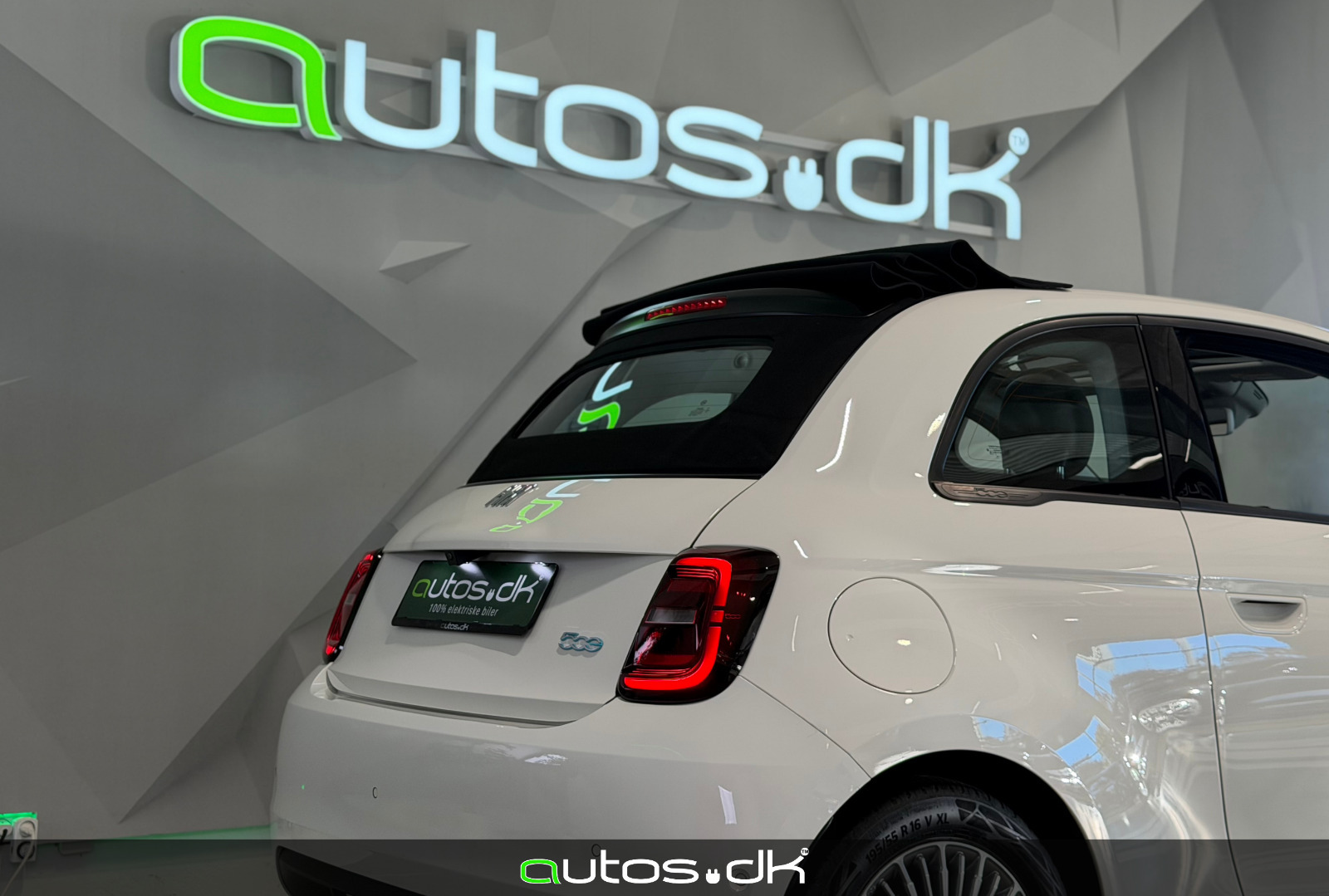 Hvid Fiat 500e fra 2023