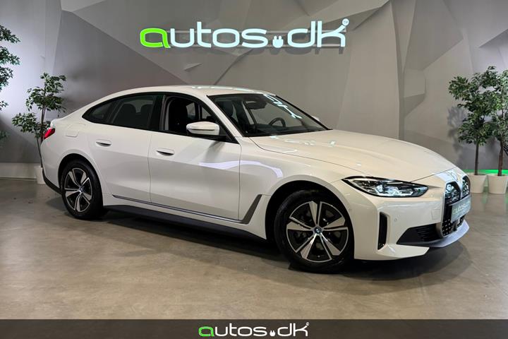 Hvid BMW i4 fra 2023