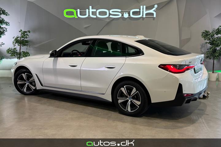 Hvid BMW i4 fra 2023