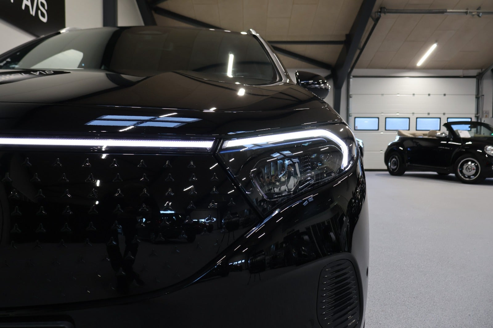Sort Mercedes EQA250+ fra 2025