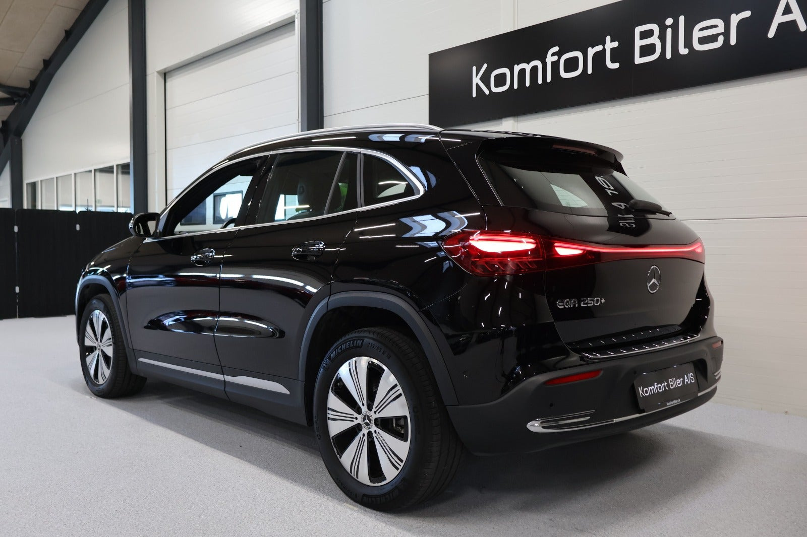 Sort Mercedes EQA250+ fra 2025