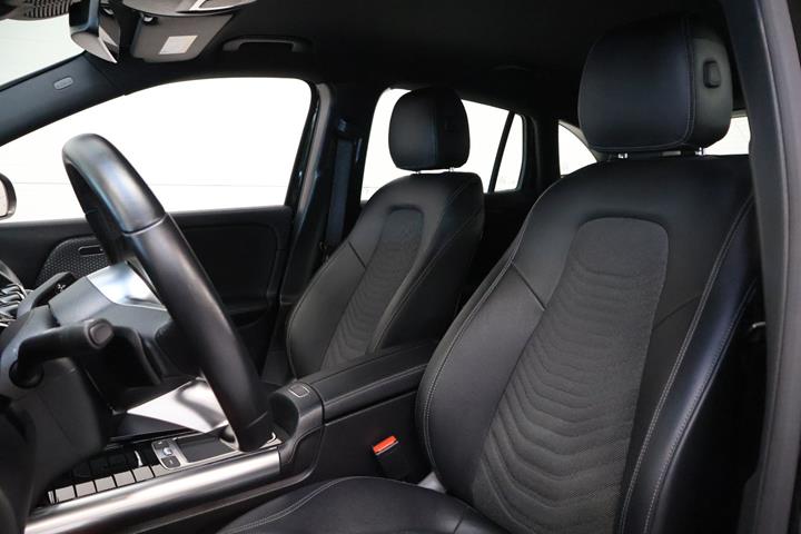 Sort Mercedes EQA250+ fra 2025