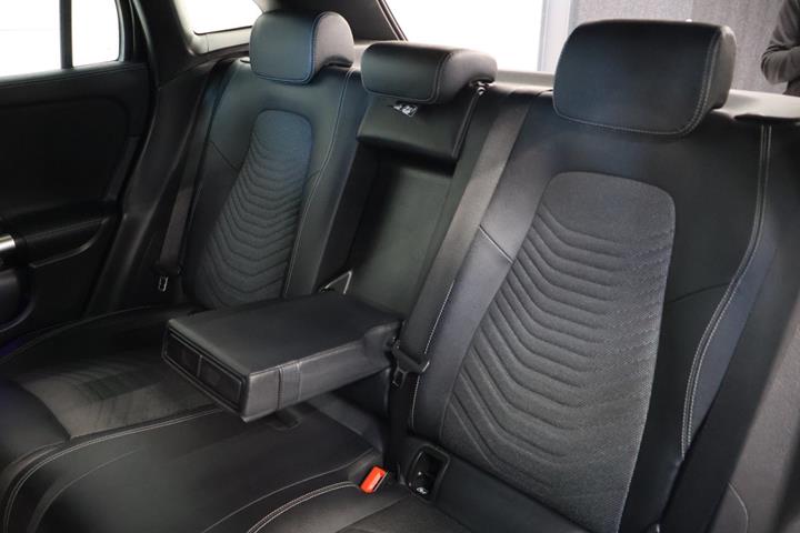 Sort Mercedes EQA250+ fra 2025