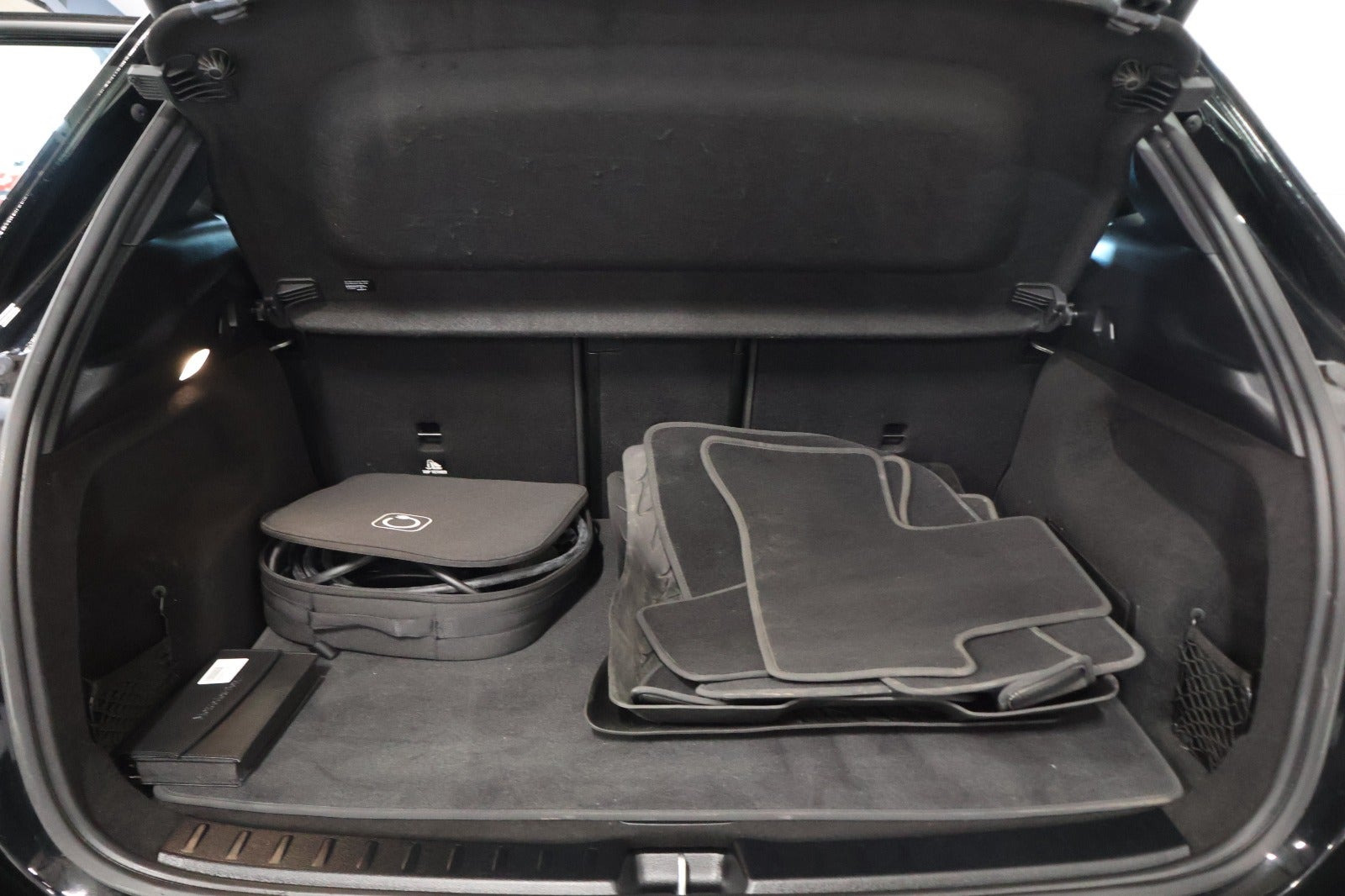 Sort Mercedes EQA250+ fra 2025