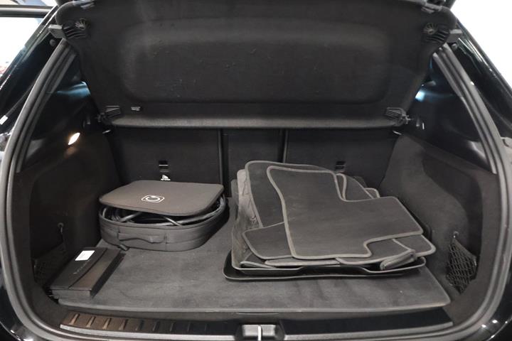 Sort Mercedes EQA250+ fra 2025
