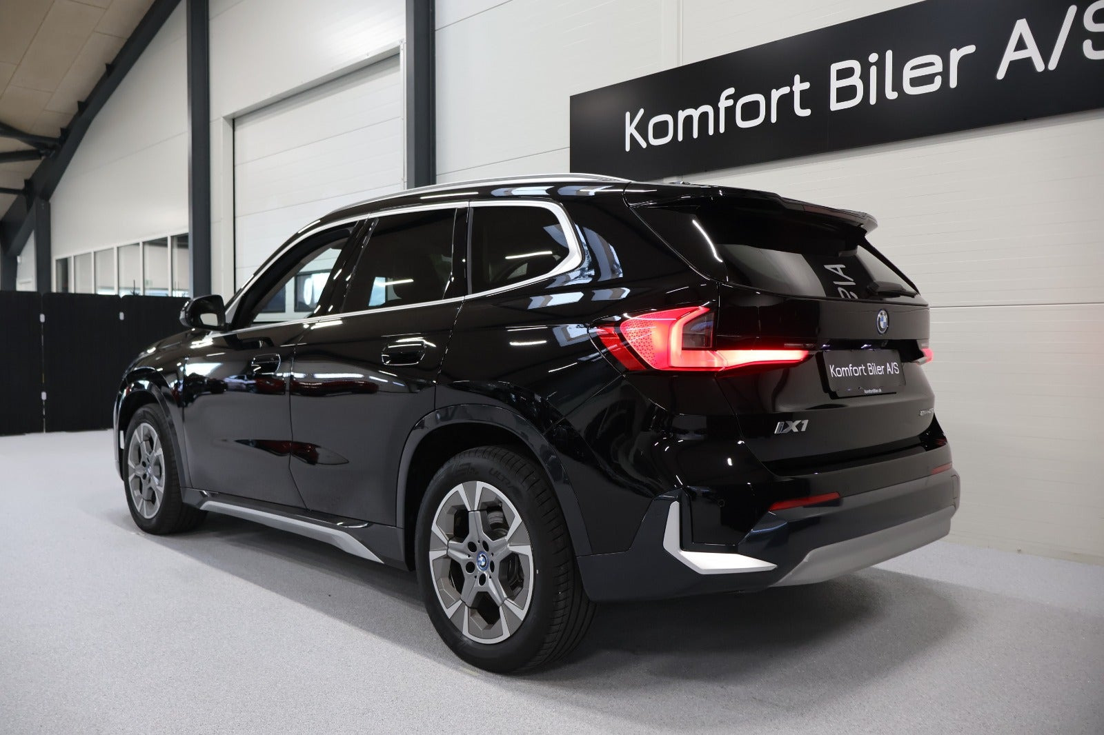Sort BMW iX1 fra 2025