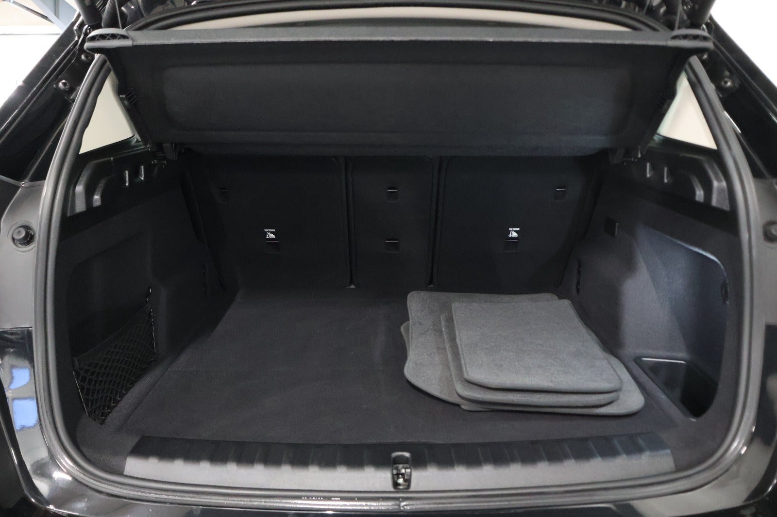 Sort BMW iX1 fra 2025