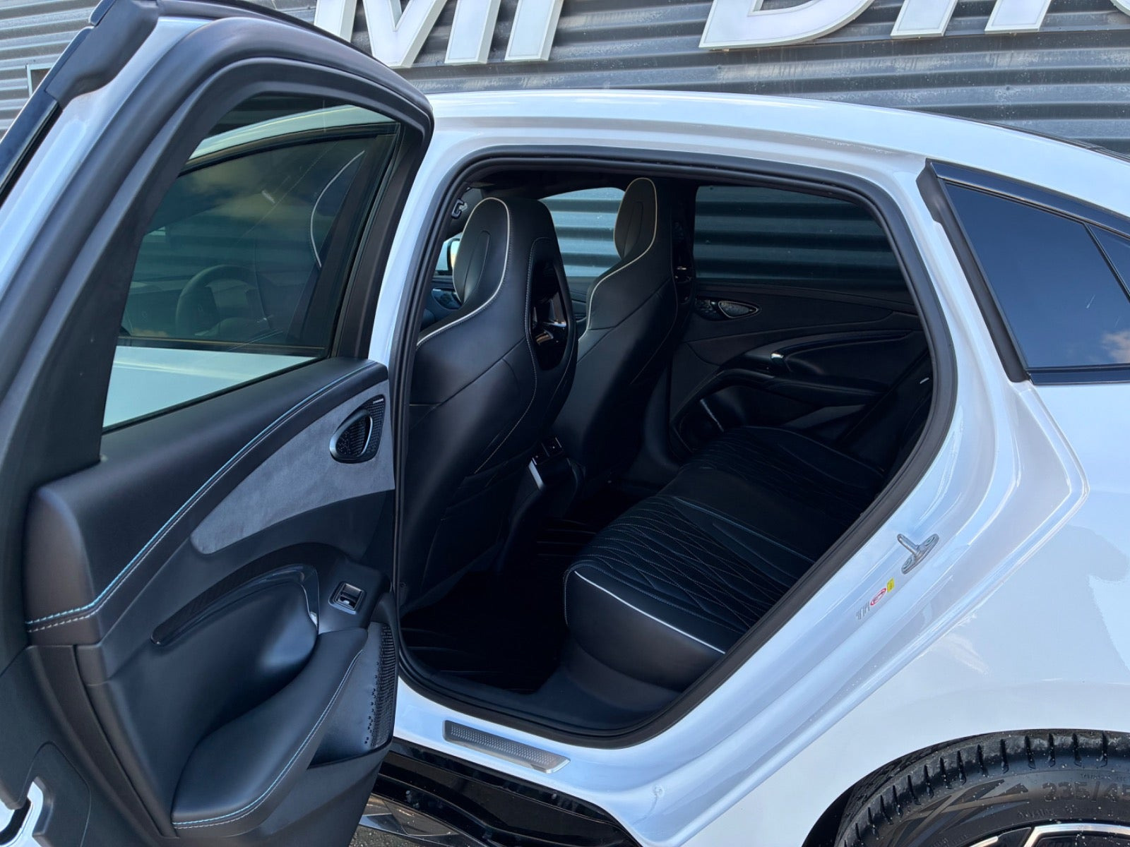 Hvid BYD Seal fra 2024