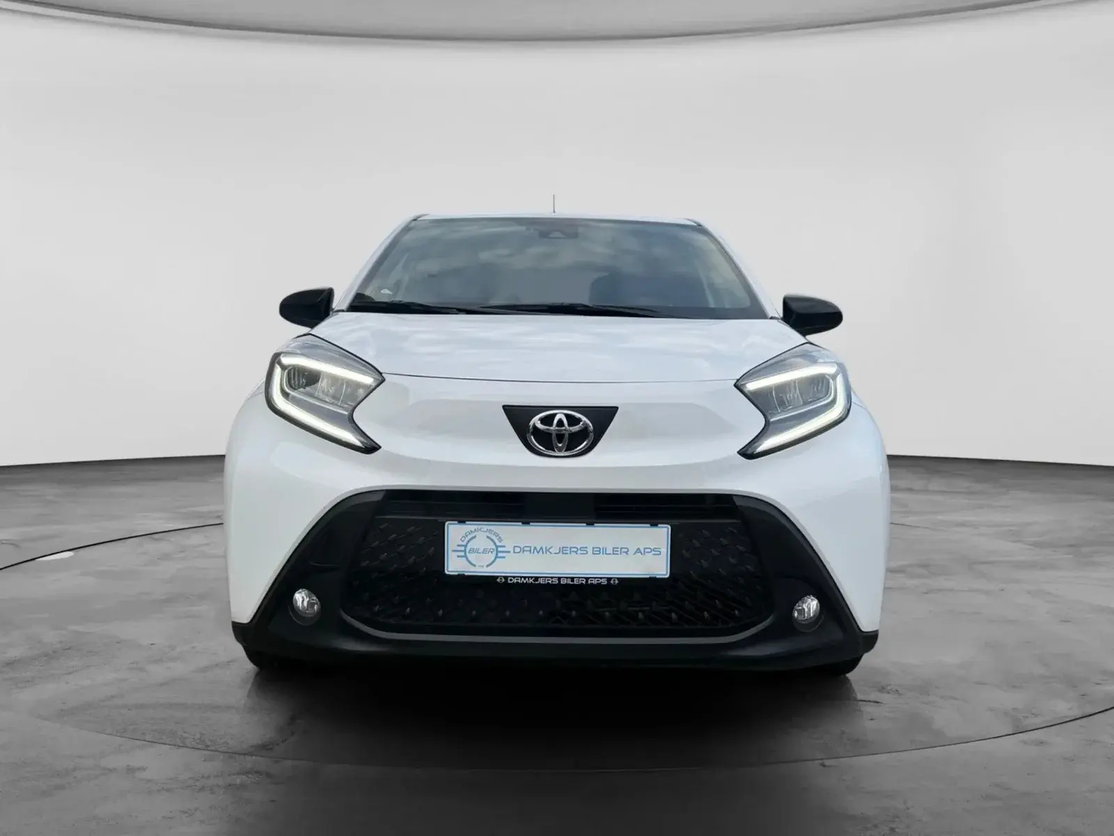 Hvid Toyota Aygo X fra 2024