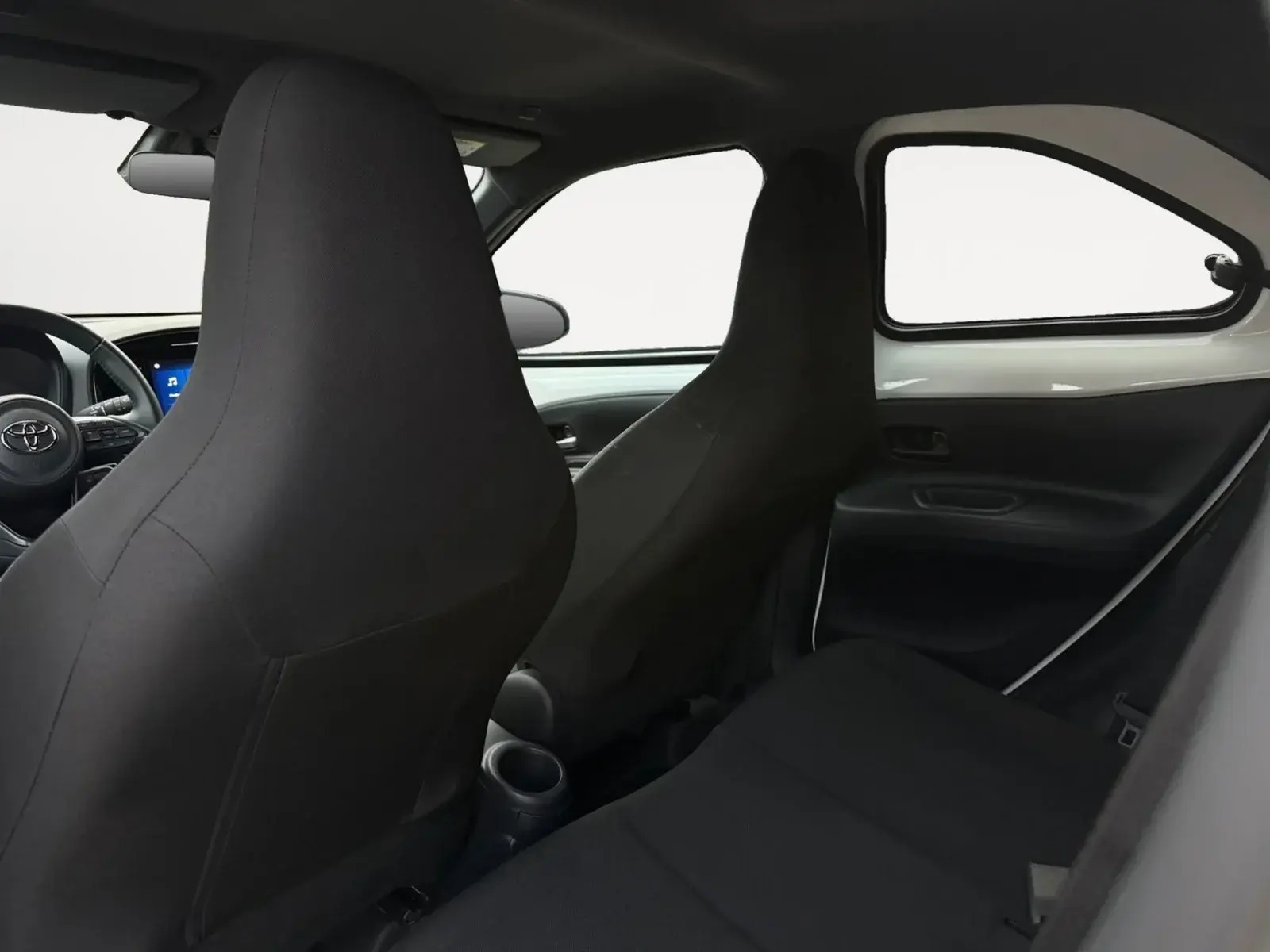 Hvid Toyota Aygo X fra 2024
