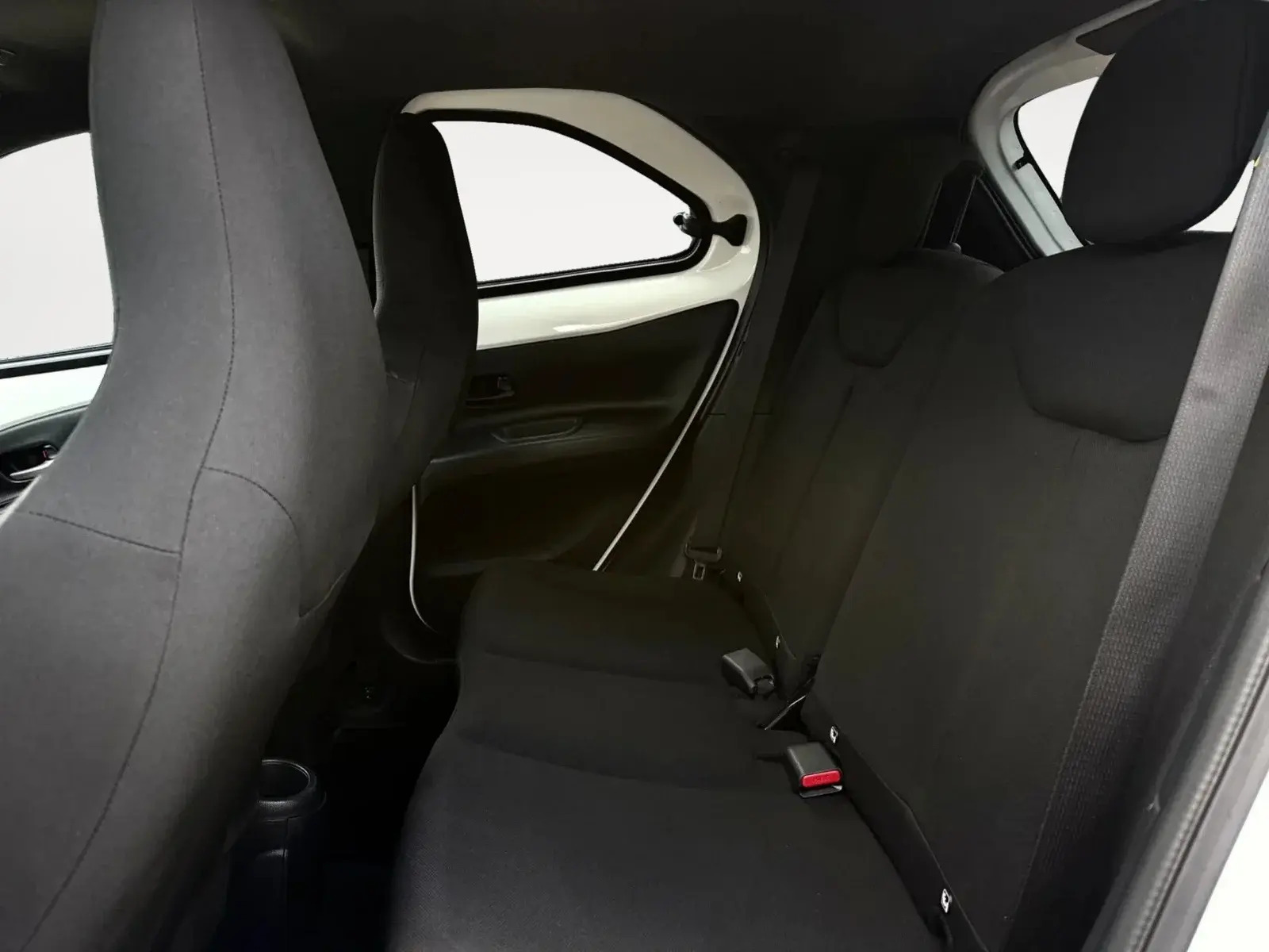 Hvid Toyota Aygo X fra 2024