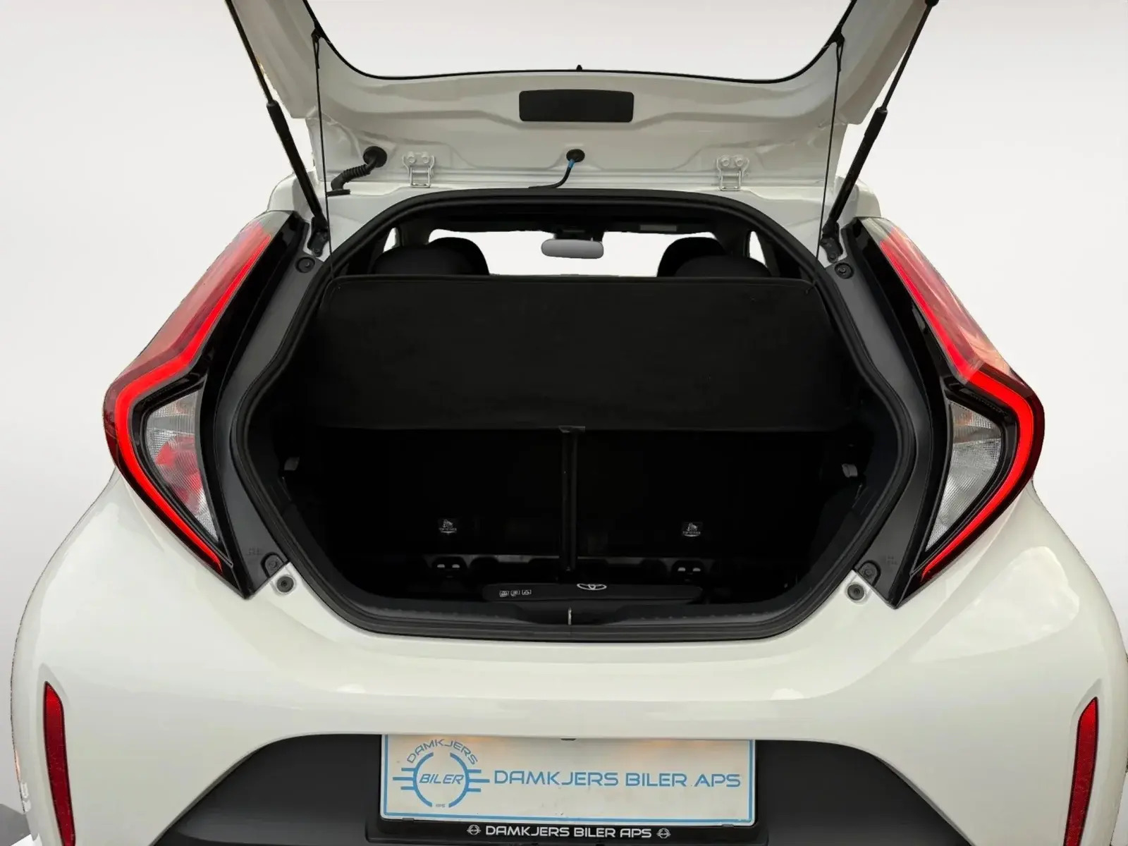 Hvid Toyota Aygo X fra 2024