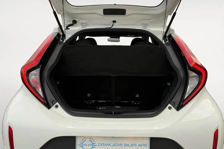 Hvid Toyota Aygo X fra 2024