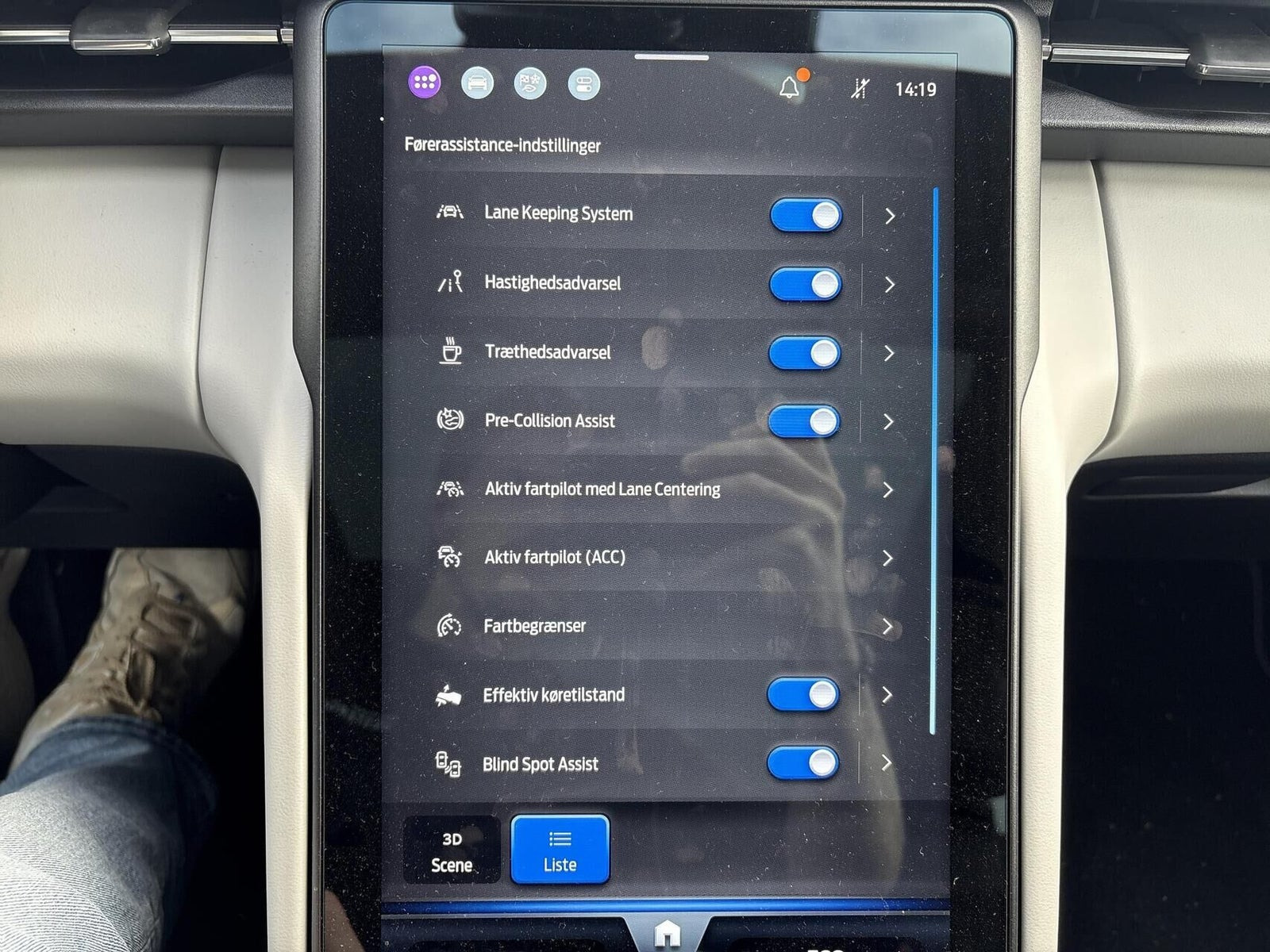 Blå Ford Explorer fra 2024