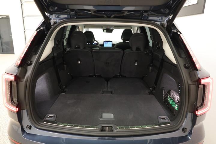 Blå Volvo EX90 fra 2025