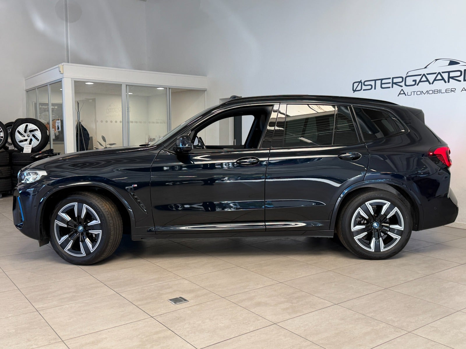 Sort BMW iX3 fra 2023