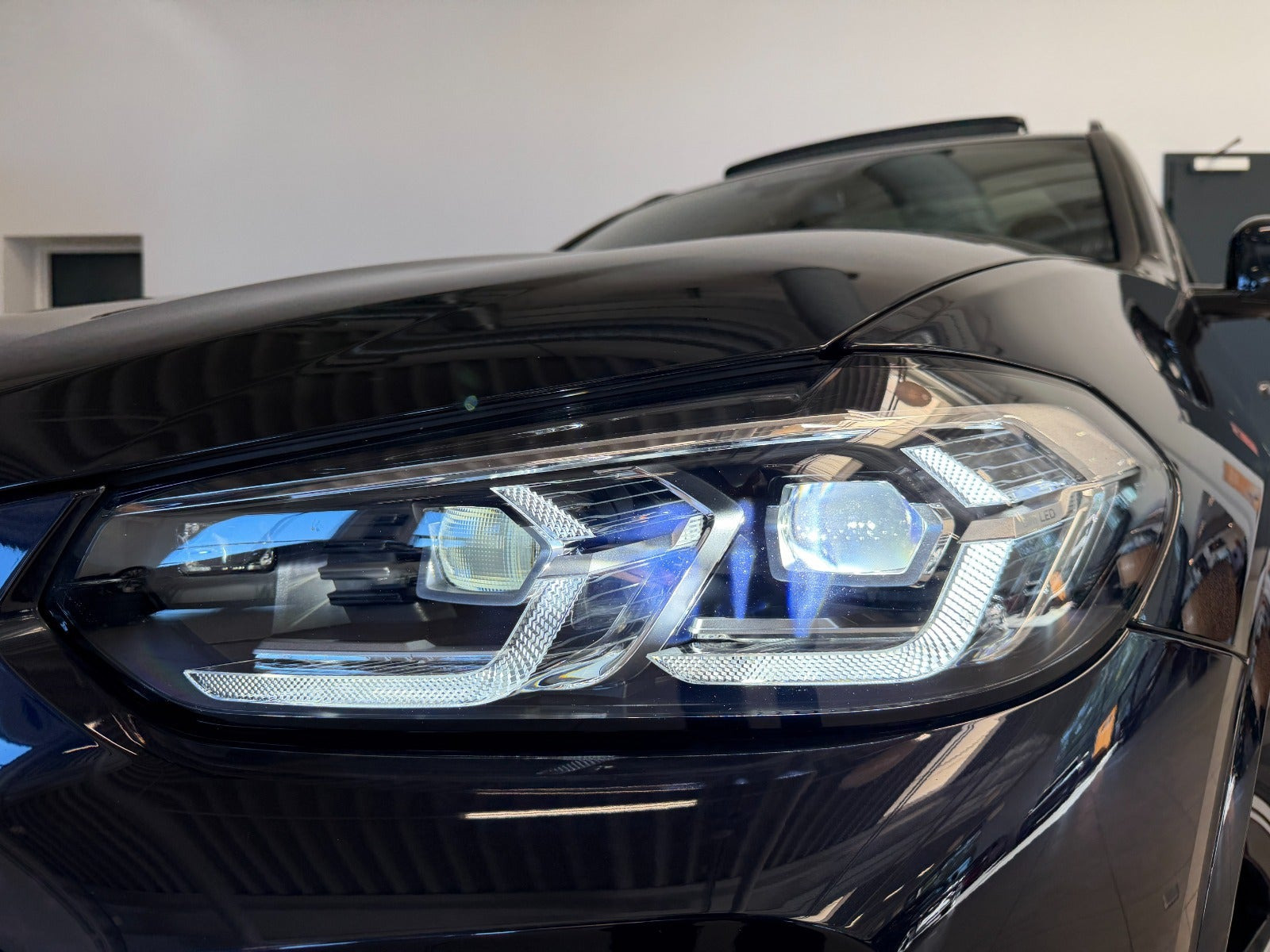 Sort BMW iX3 fra 2023