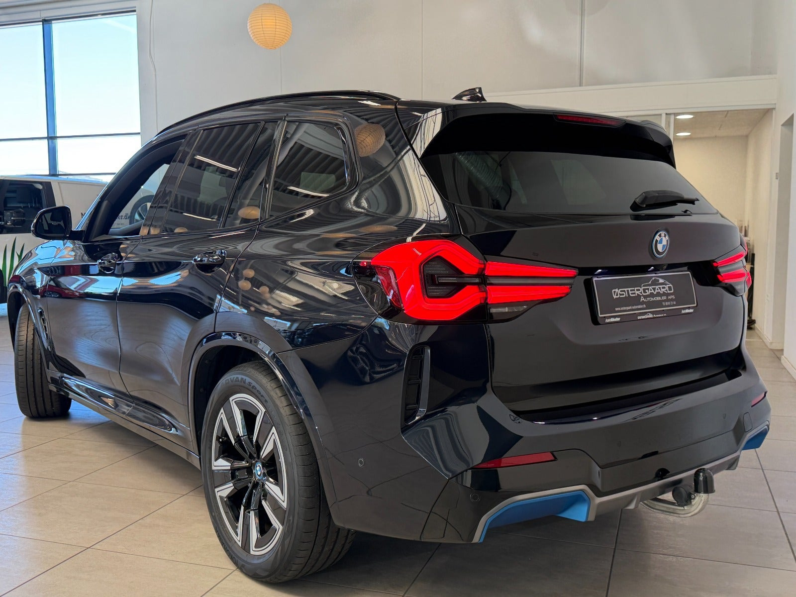 Sort BMW iX3 fra 2023