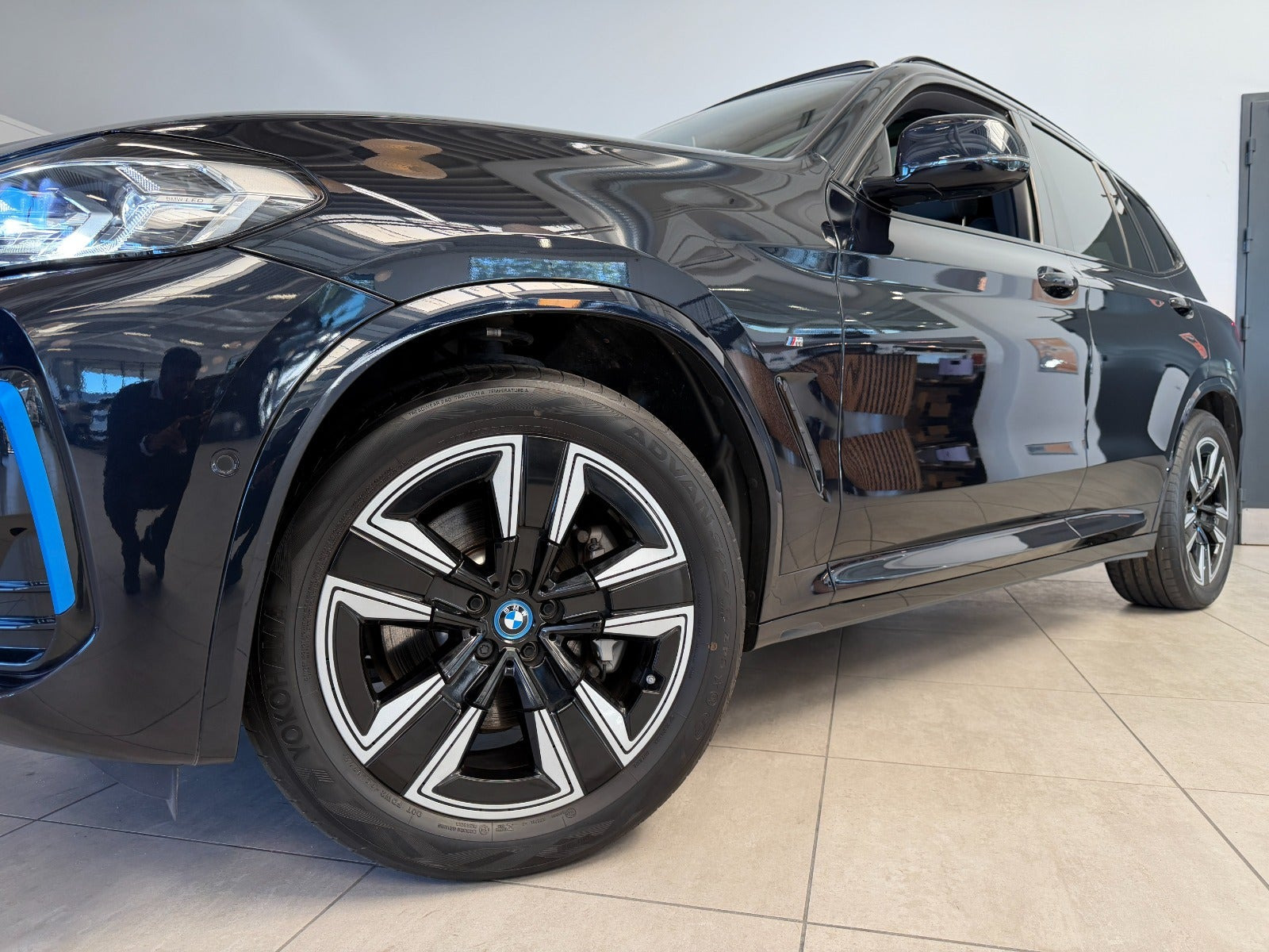 Sort BMW iX3 fra 2023