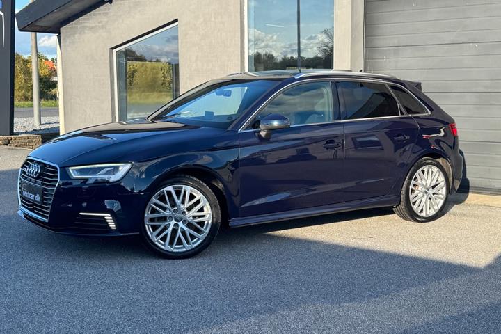 Blå Audi A3 fra 2017