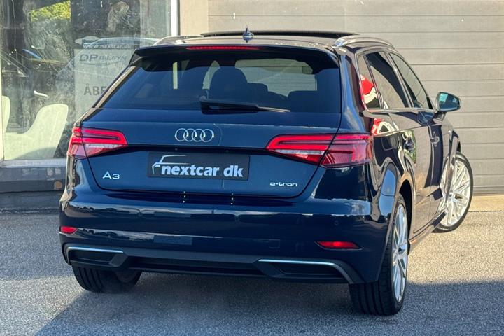 Blå Audi A3 fra 2017