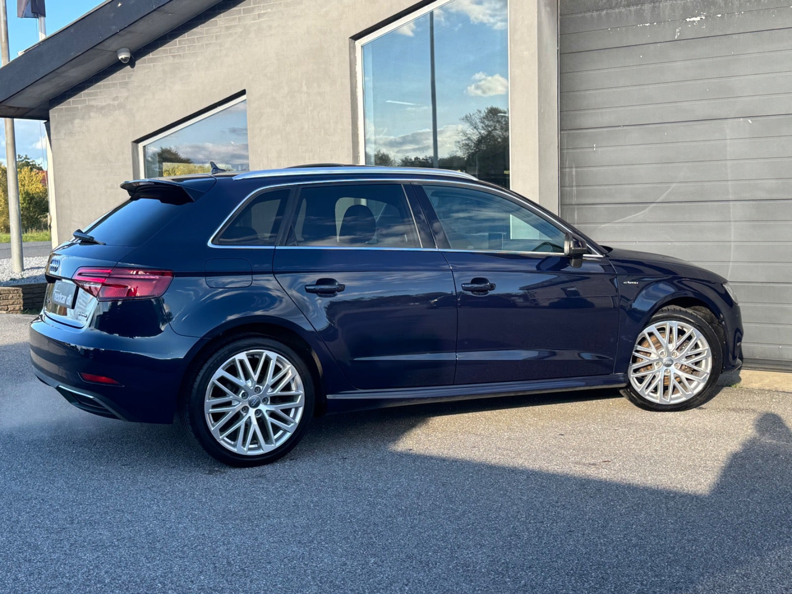 Blå Audi A3 fra 2017