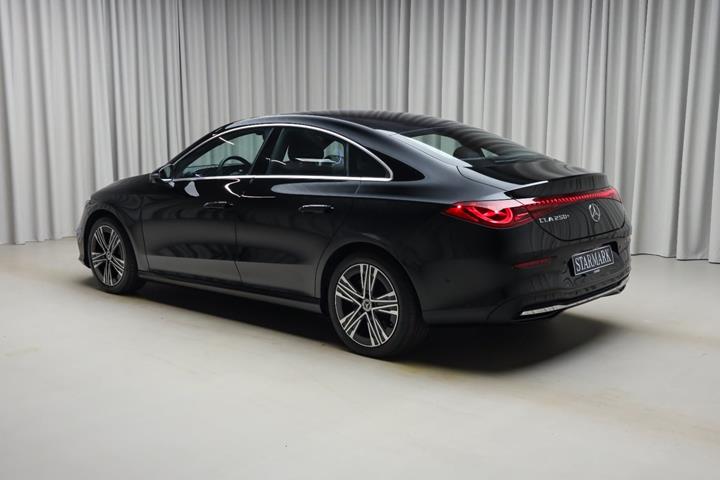 Sort Mercedes CLA250+ fra 2025