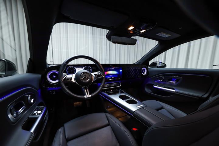 Sort Mercedes CLA250+ fra 2025