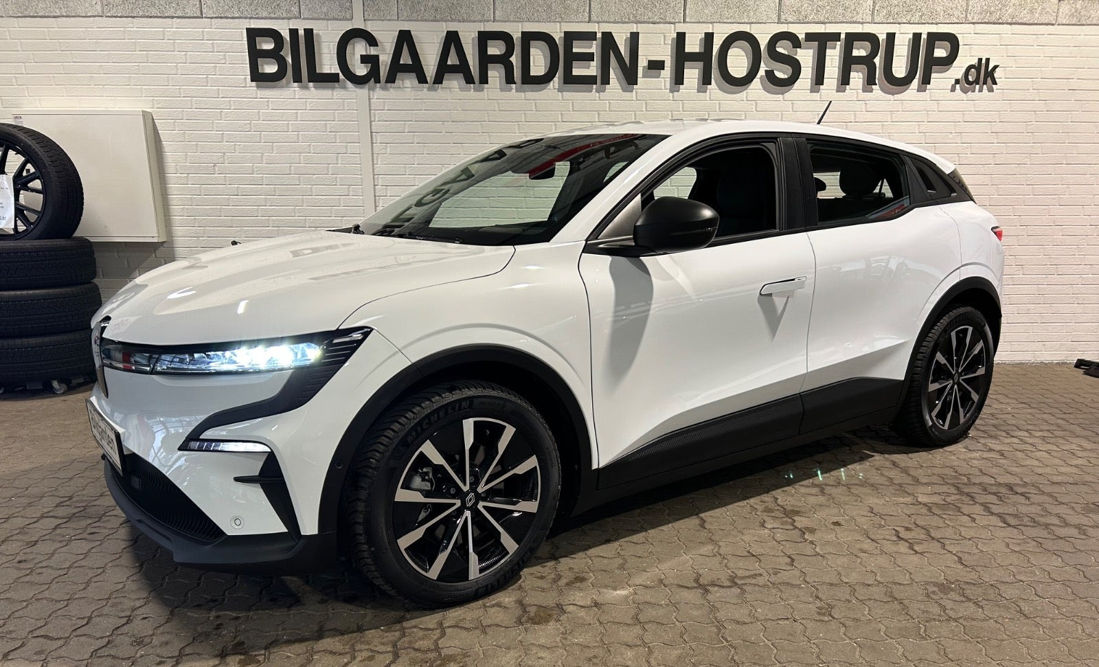 Hvid Renault Megane E-Tech fra 2024