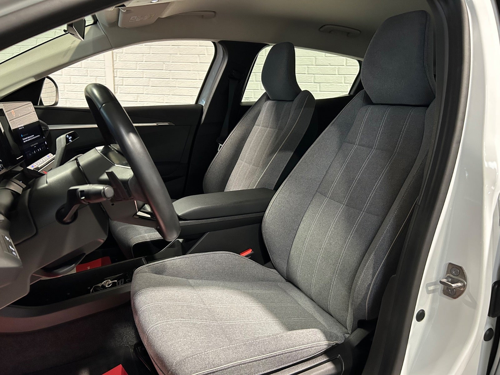 Hvid Renault Megane E-Tech fra 2024