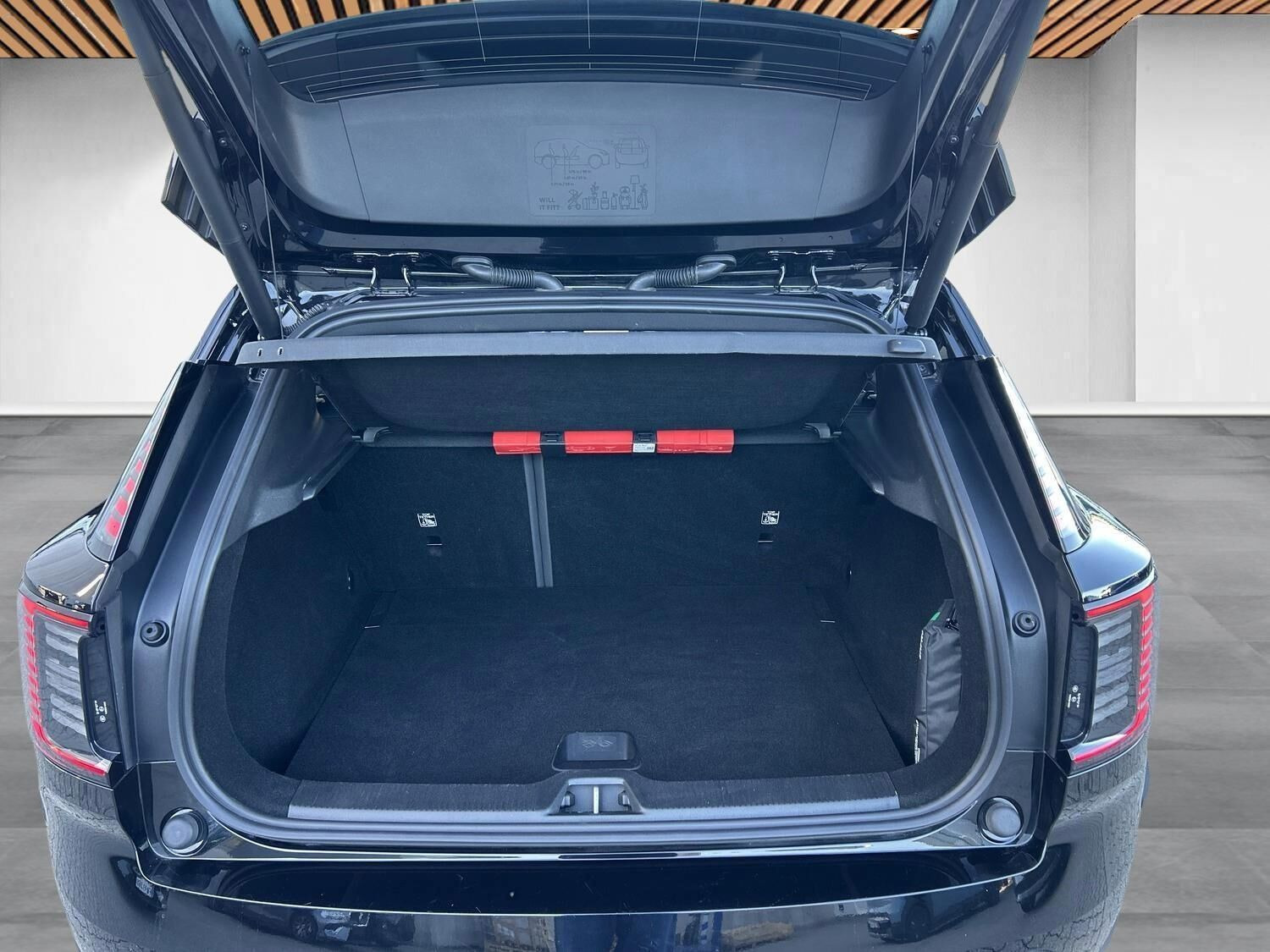 Sort Volvo EX30 Cross Country fra 2025