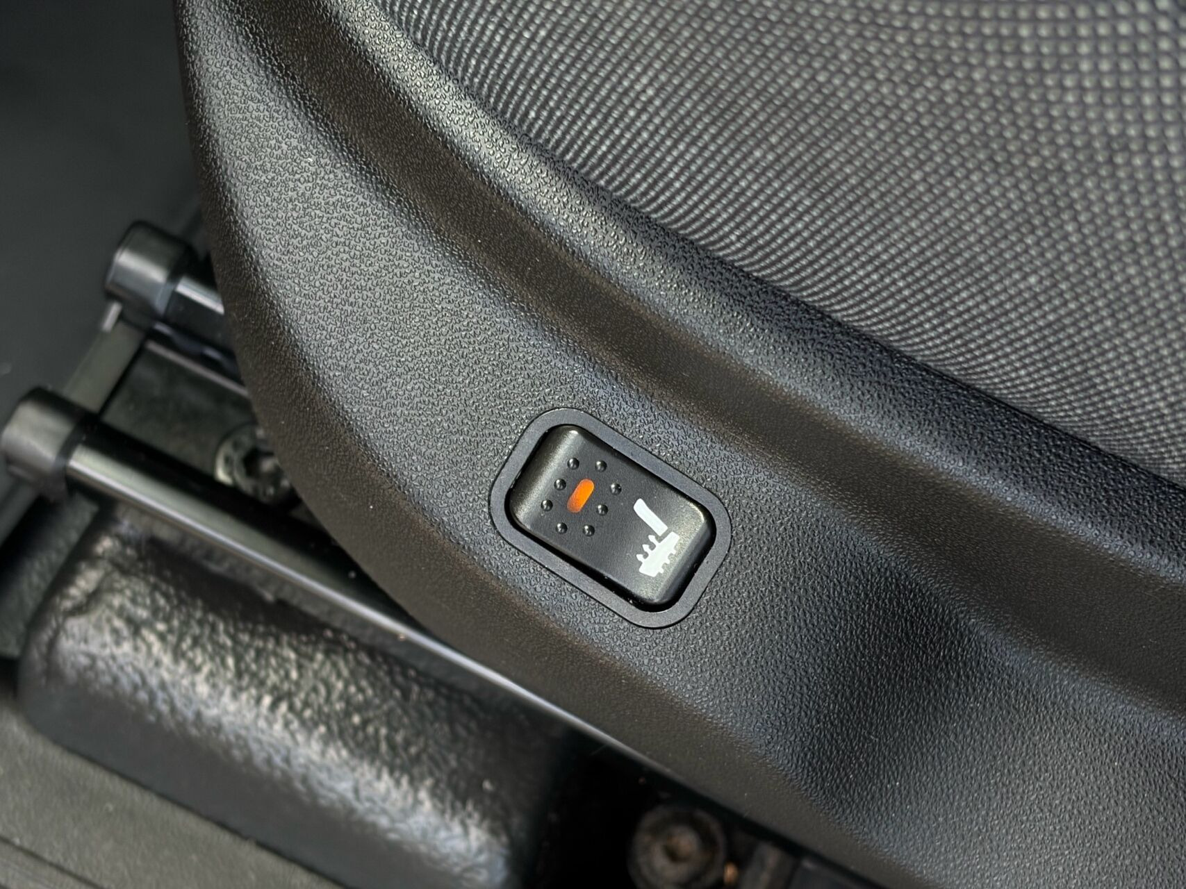 Grå Fiat Doblò fra 2023