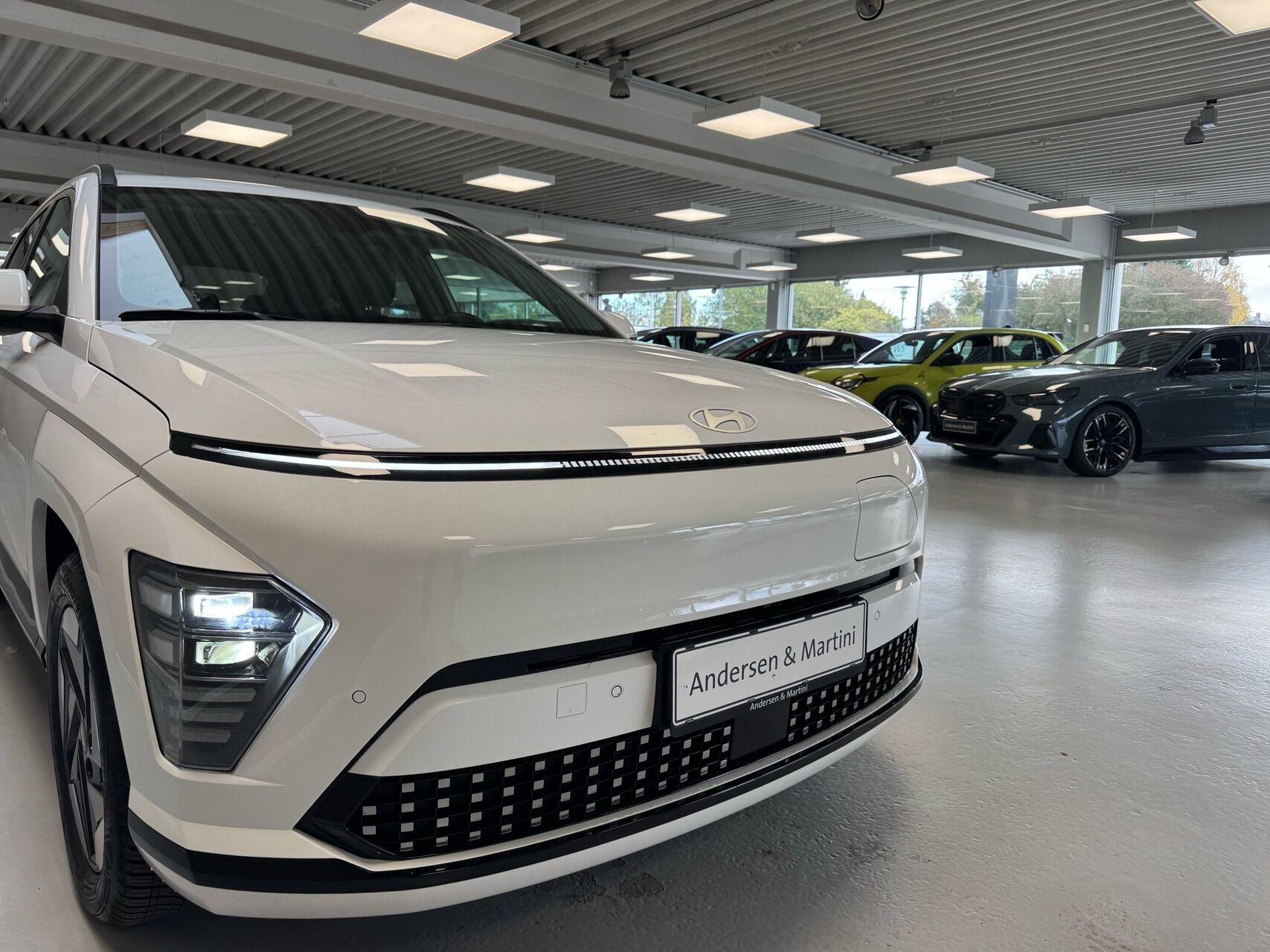 Hvid Hyundai Kona fra 2024