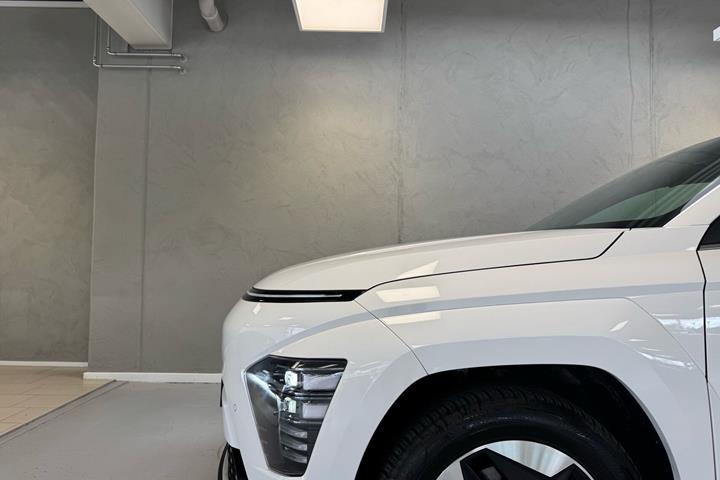 Hvid Hyundai Kona fra 2024