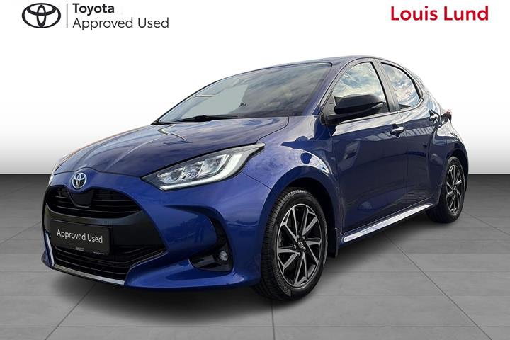 Blå Toyota Yaris fra 2020 set udefra
