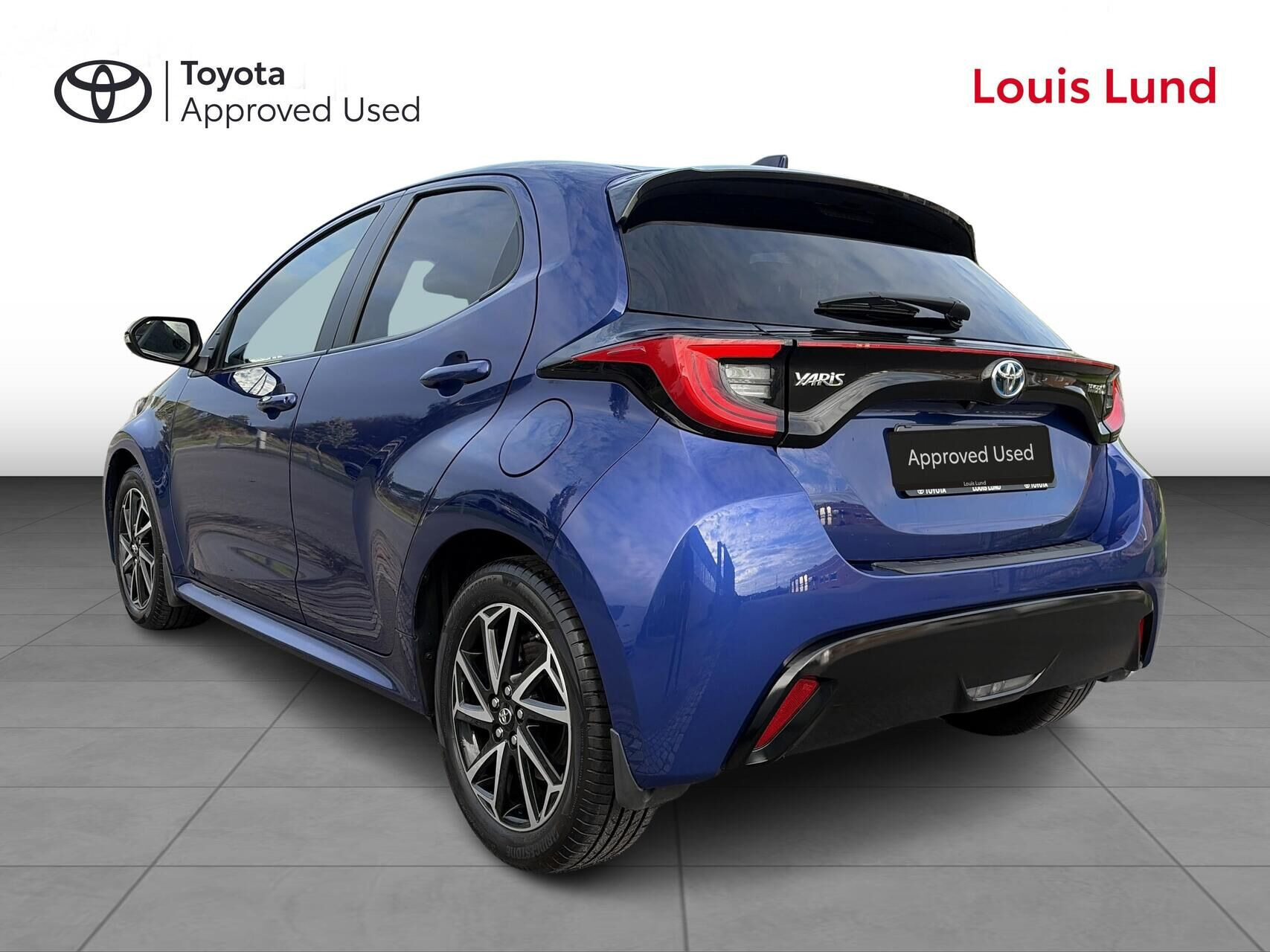 Blå Toyota Yaris fra 2020