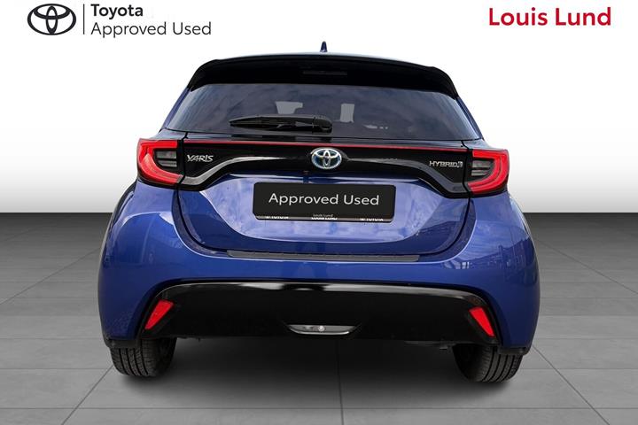 Blå Toyota Yaris fra 2020