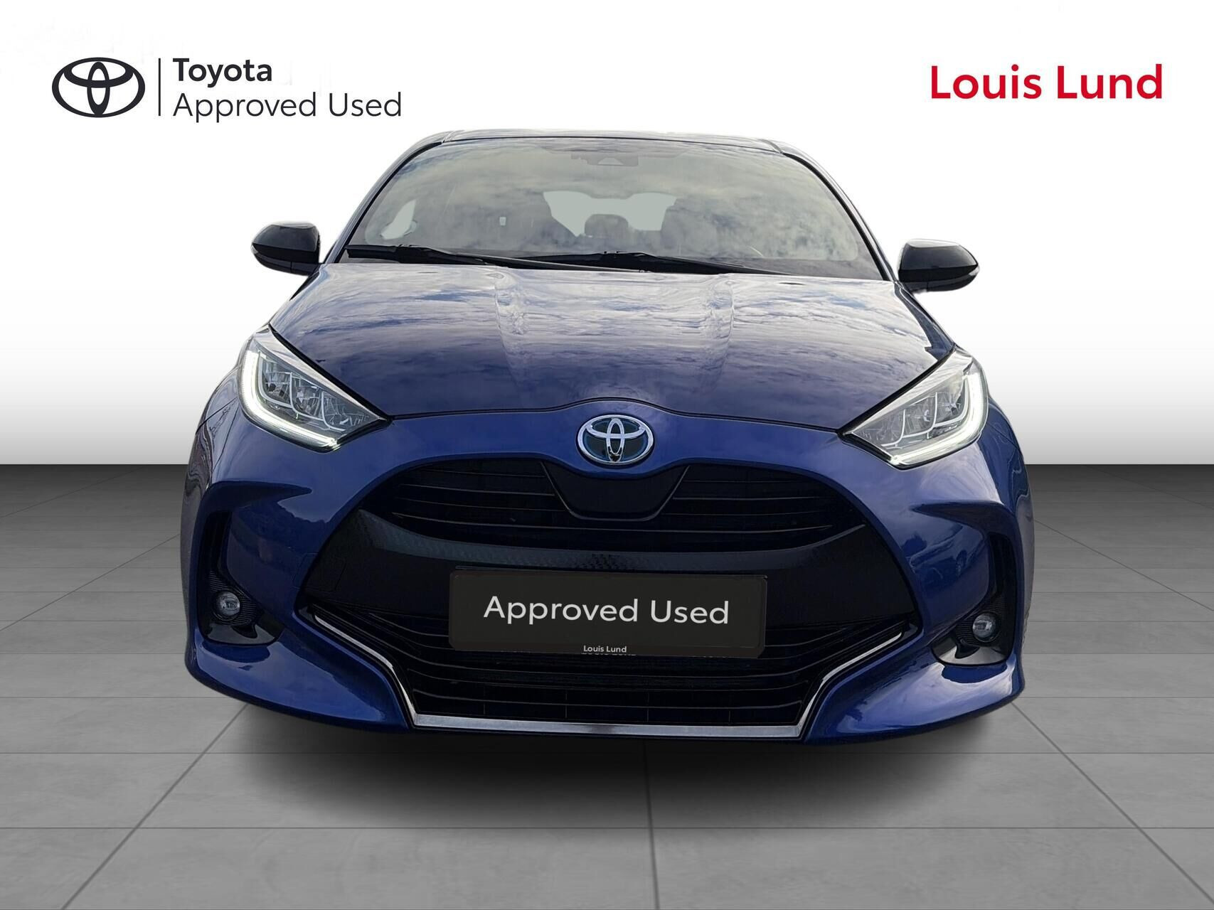 Blå Toyota Yaris fra 2020