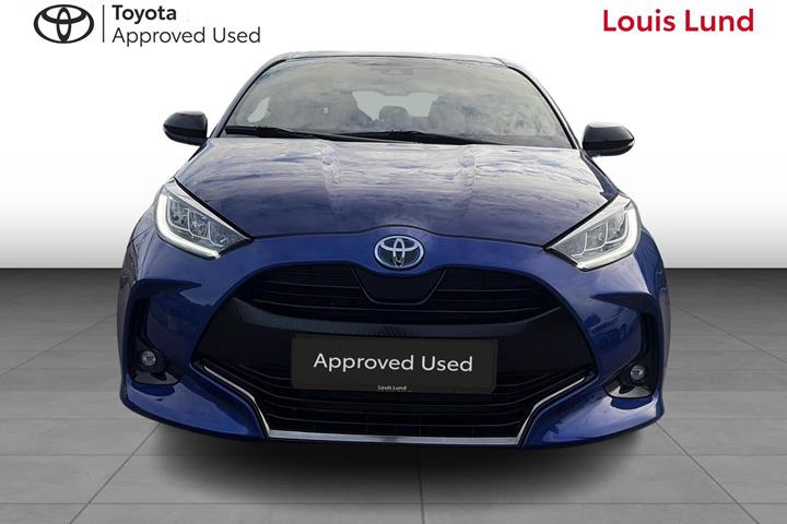 Blå Toyota Yaris fra 2020