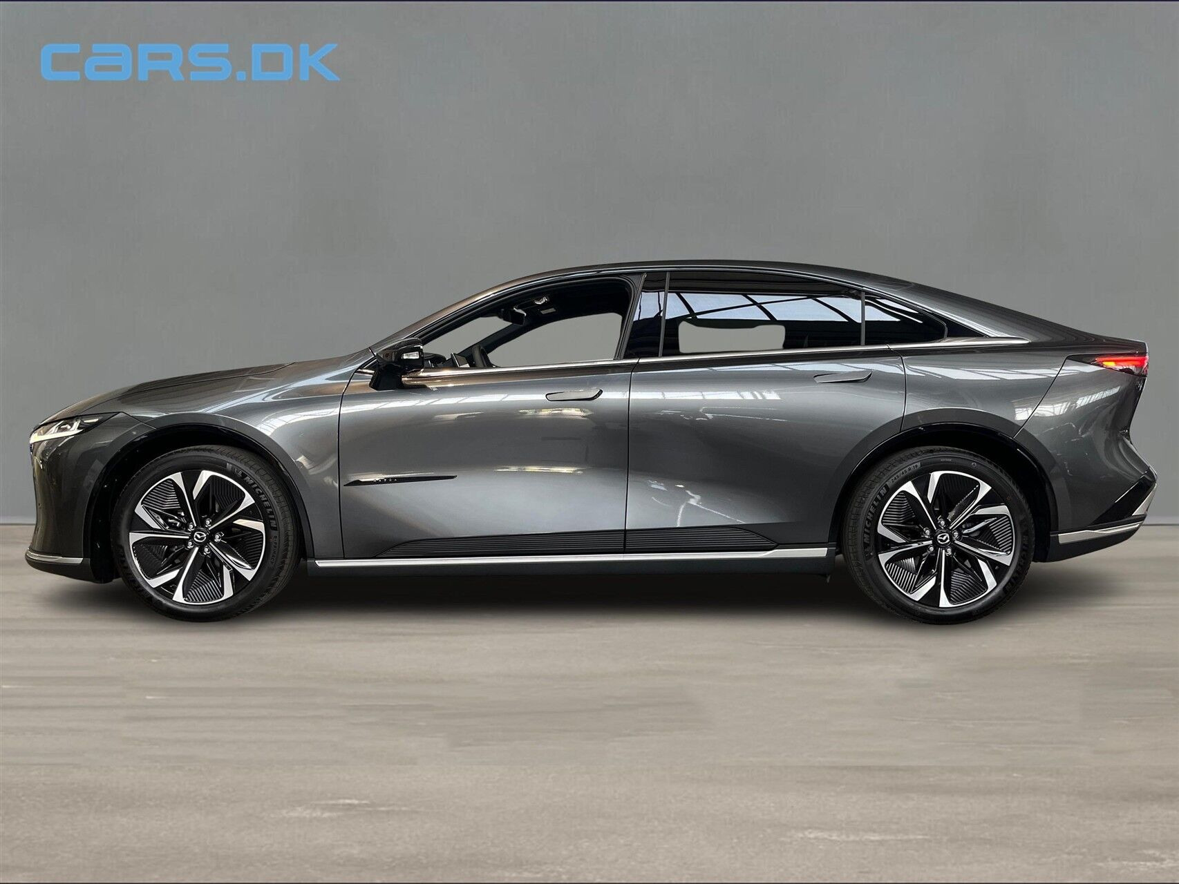 Grå Mazda 6e fra 2026