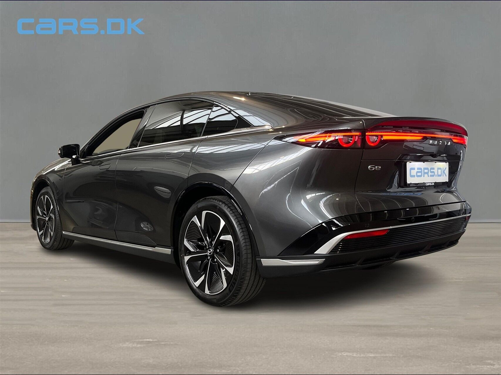 Grå Mazda 6e fra 2026