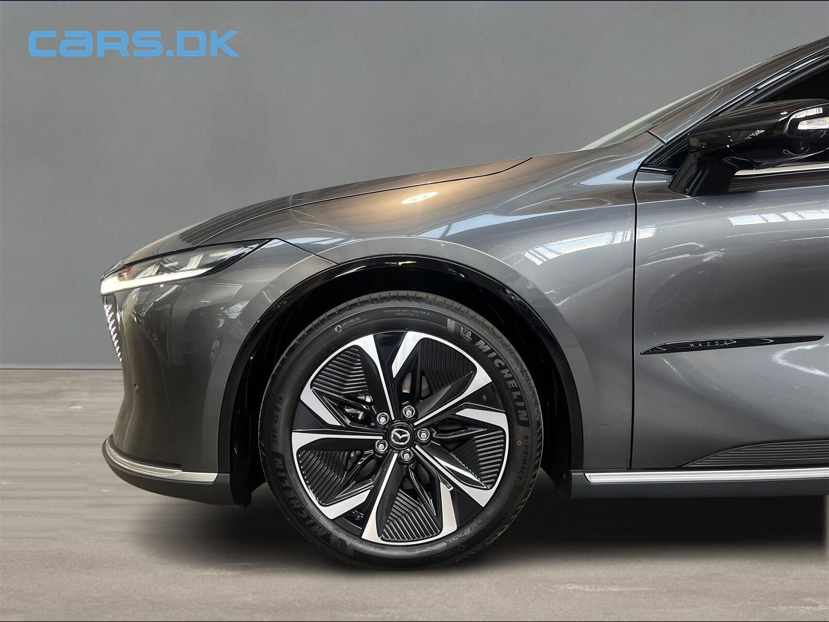 Grå Mazda 6e fra 2026