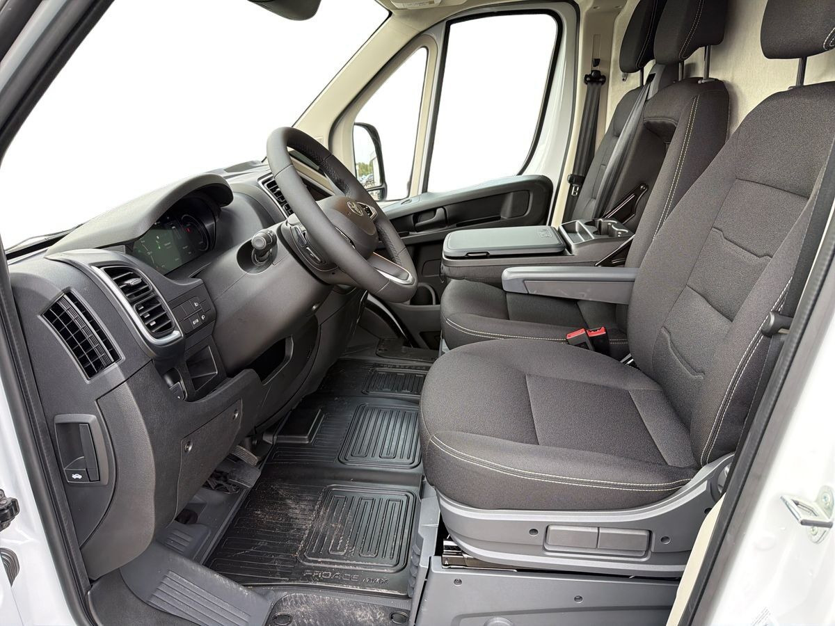Hvid Toyota Proace Max Electric fra 2026